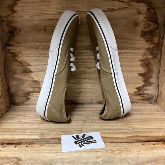 Vans - Picture 6 of 7